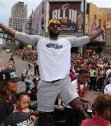 卡里尼与哈利夫比赛视频 卡里尼与哈利夫比赛视频