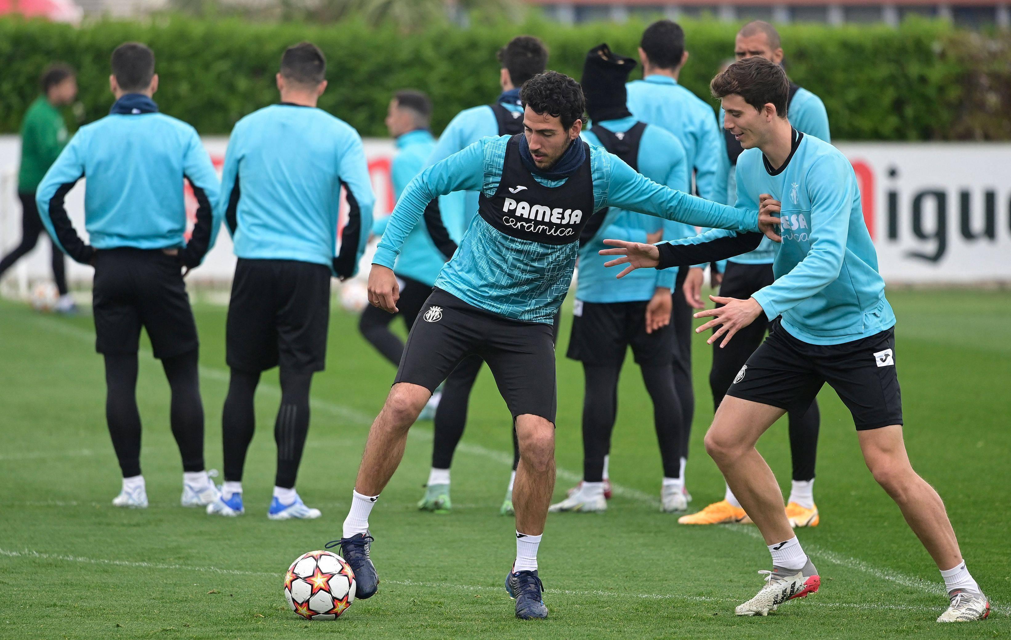 清晨埃因霍温远射贴柱山东泰山训练开放日,现场解说直呼:集结日比利亚雷亚尔备战葡超 清晨埃因霍温远射贴柱山东泰山训练开放日,现场解说直呼:集结日比利亚雷亚尔备战葡超