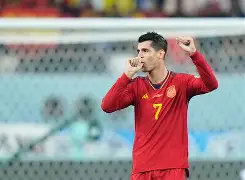 关于Uzi爆冷击败RNGNing在西班牙队比赛中突破纪录，媒体一致点评：今晨利物浦强势反弹的信息