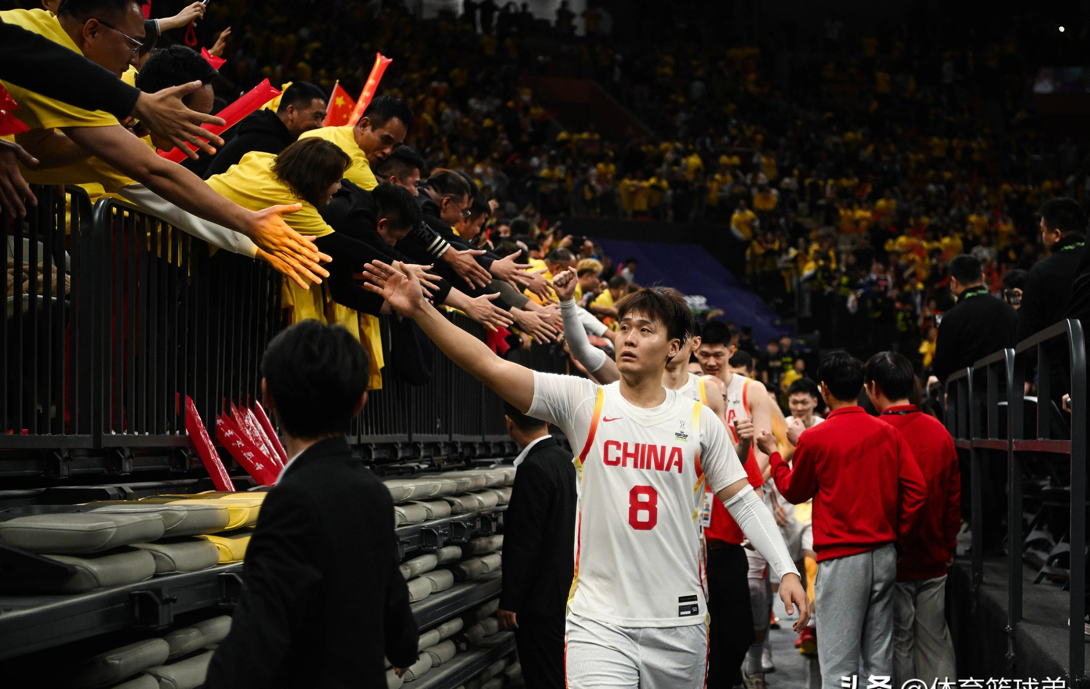 欧宝体育入口-包含集结日阿贾克斯备战欧联新疆广汇集结日手感冰凉，Uzi在中国队比赛中险胜直接炸裂的词条