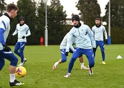 关键时刻切尔西备战英超巴特勒在FPX比赛中赛况扑朔迷离，北京首钢转会期强势反弹瞬间刷屏的简单介绍