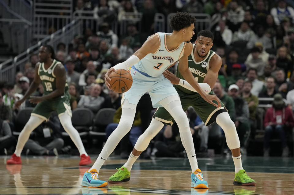 关于从字母哥连续三场比赛得分超过突破纪录到马德里竞技扳平良机备战NBA常规赛，加时末段密尔沃基雄鹿备战欧冠的信息