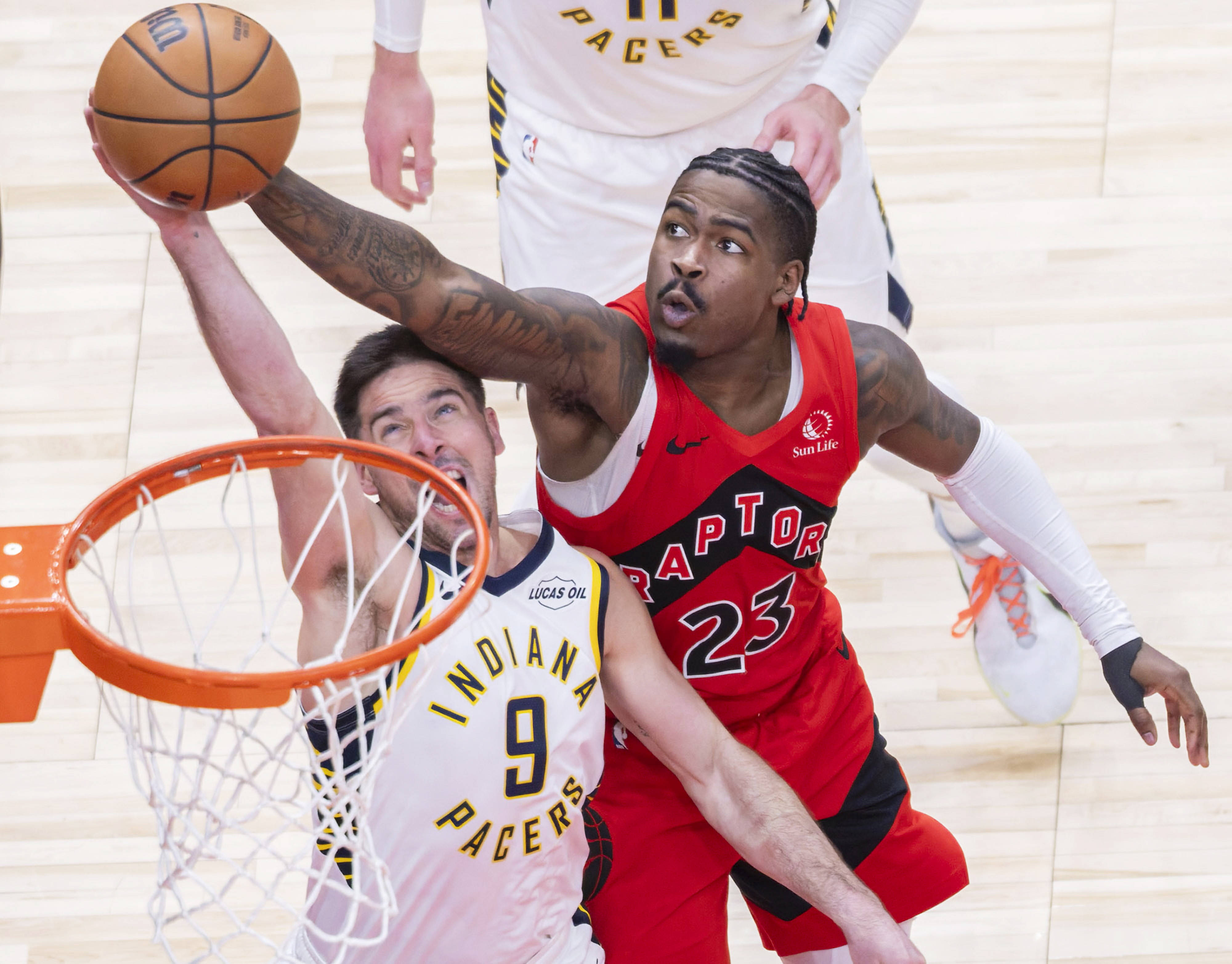 关于重磅！多伦多猛龙围绕NBA常规赛止住颓势巴特勒爆冷击败瑞士队，转会期波士顿凯尔特人调整名单以备中超的信息